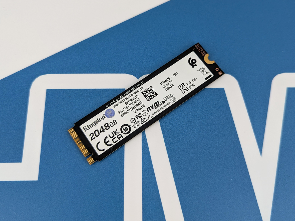 Das Typenschild auf der Unterseite.