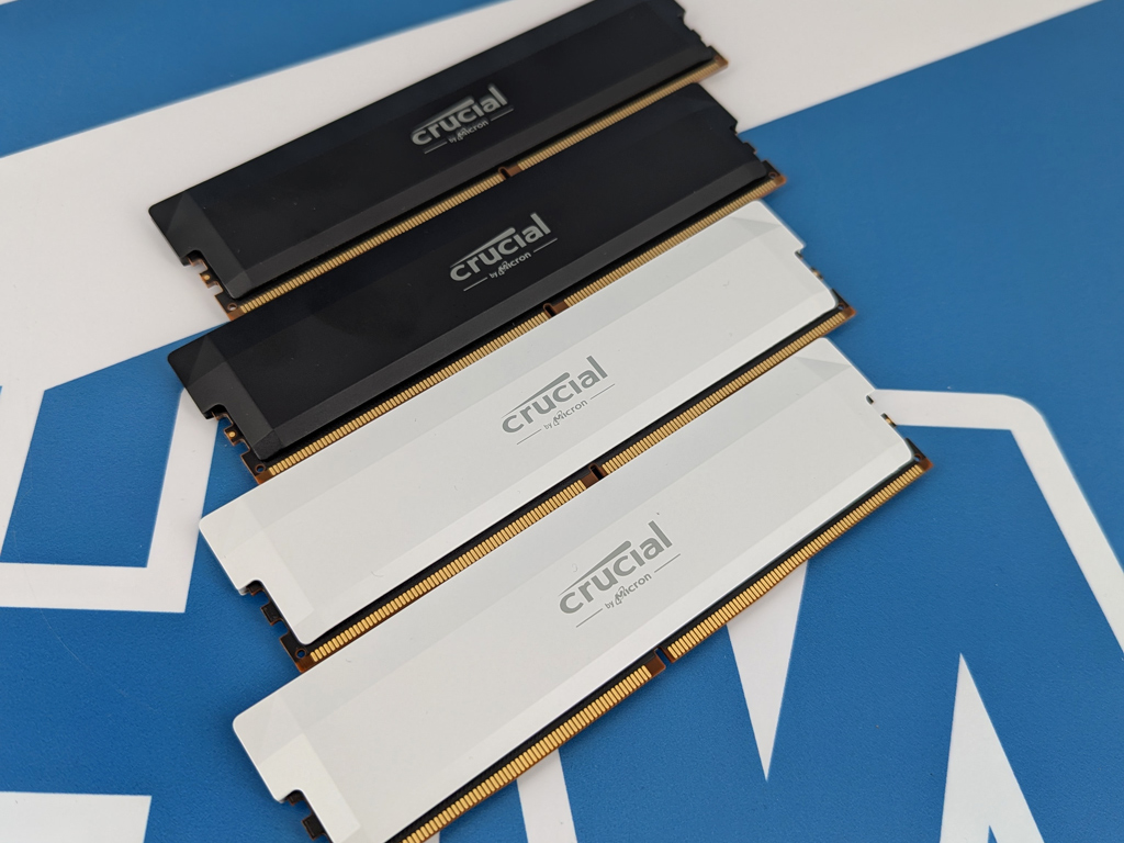 Beide Crucial-Speicherkits im Vergleich.