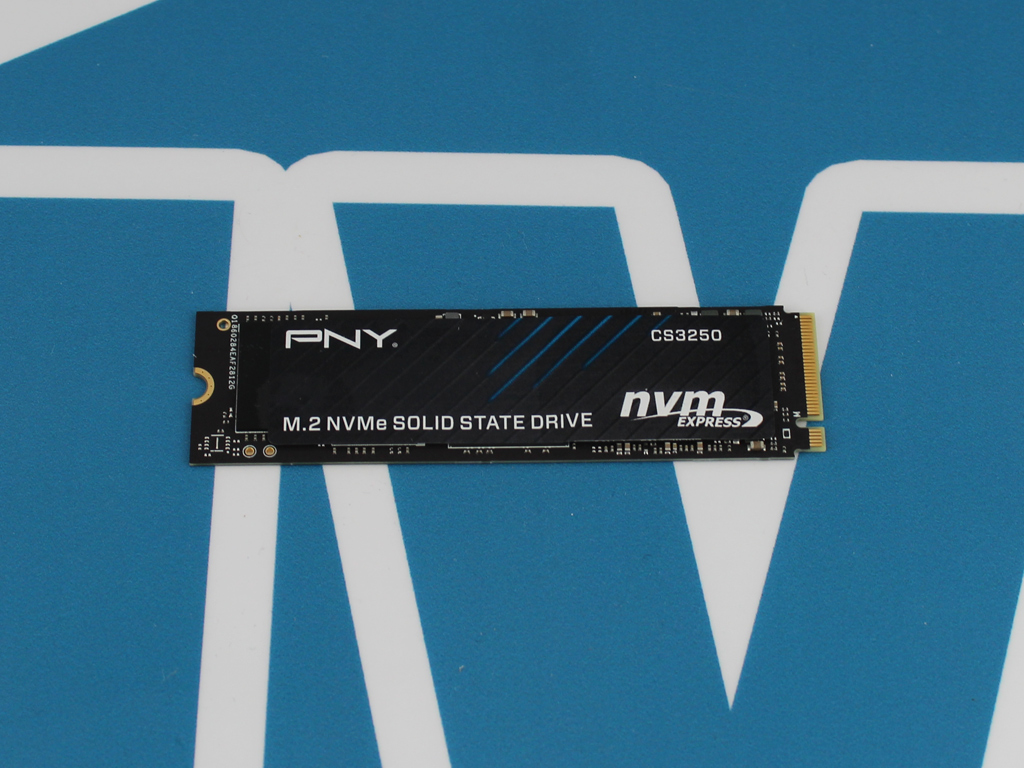 Die Oberseite der CS3250 M.2-SSD.