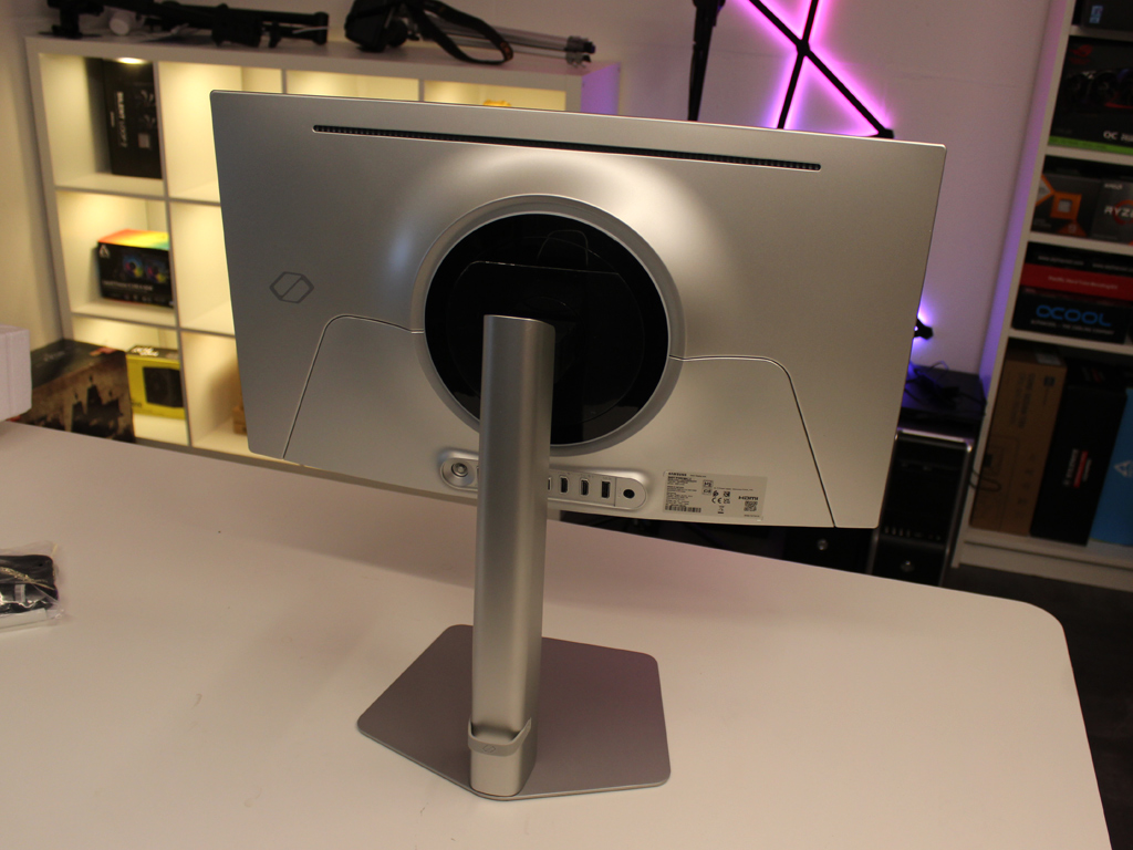 Odyssey OLED G6 G60SF ‒ Rückseite.